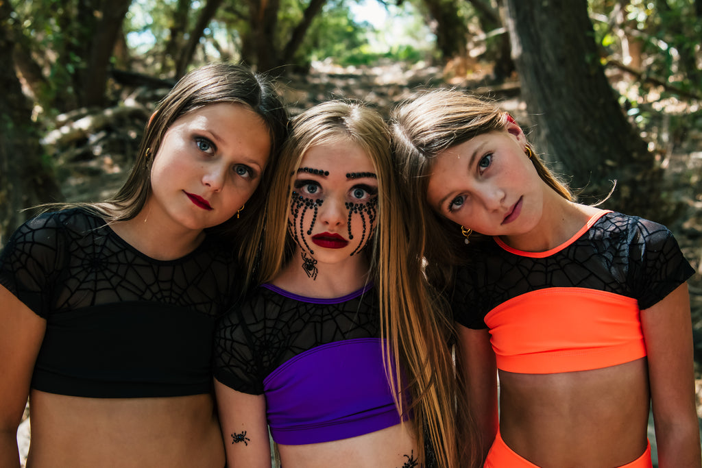 Halloween Willow (black on black mesh)