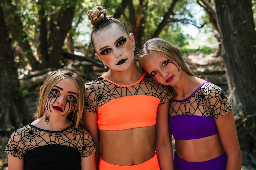 Halloween Willow (black on nude mesh)